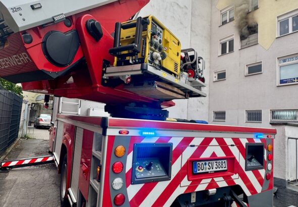 Wohnungsbrand in Bochum-Wattenscheid: Zwei Personen mit Rauchgasvergiftung